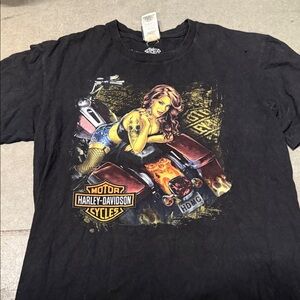 Vintage Harley-Davidson Black Tee with Bold Graphic